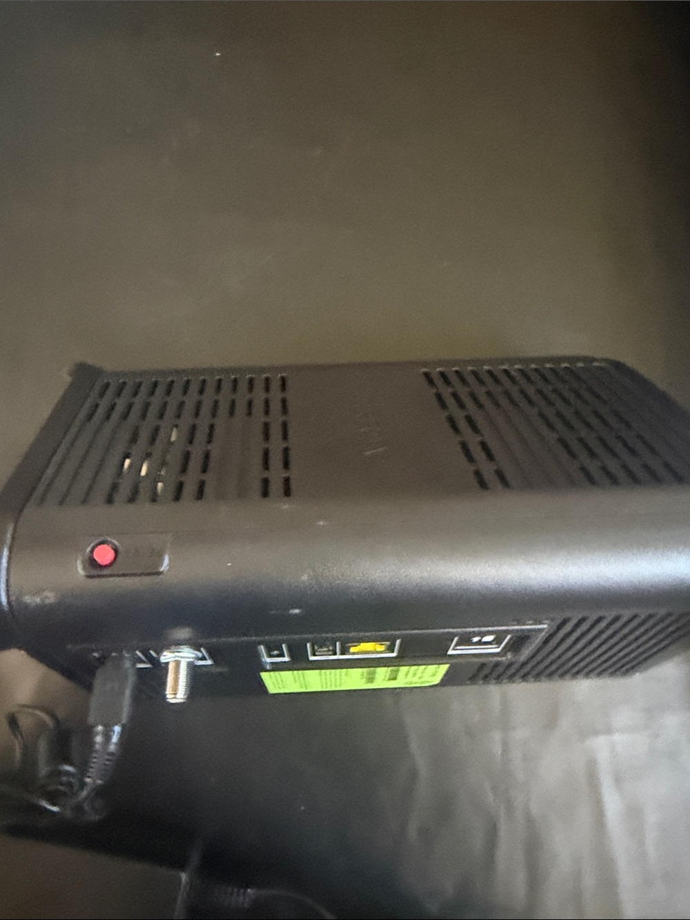 Black Wi‑Fi Gateway Router - High Performance Network Hub - Picture 9 of 9